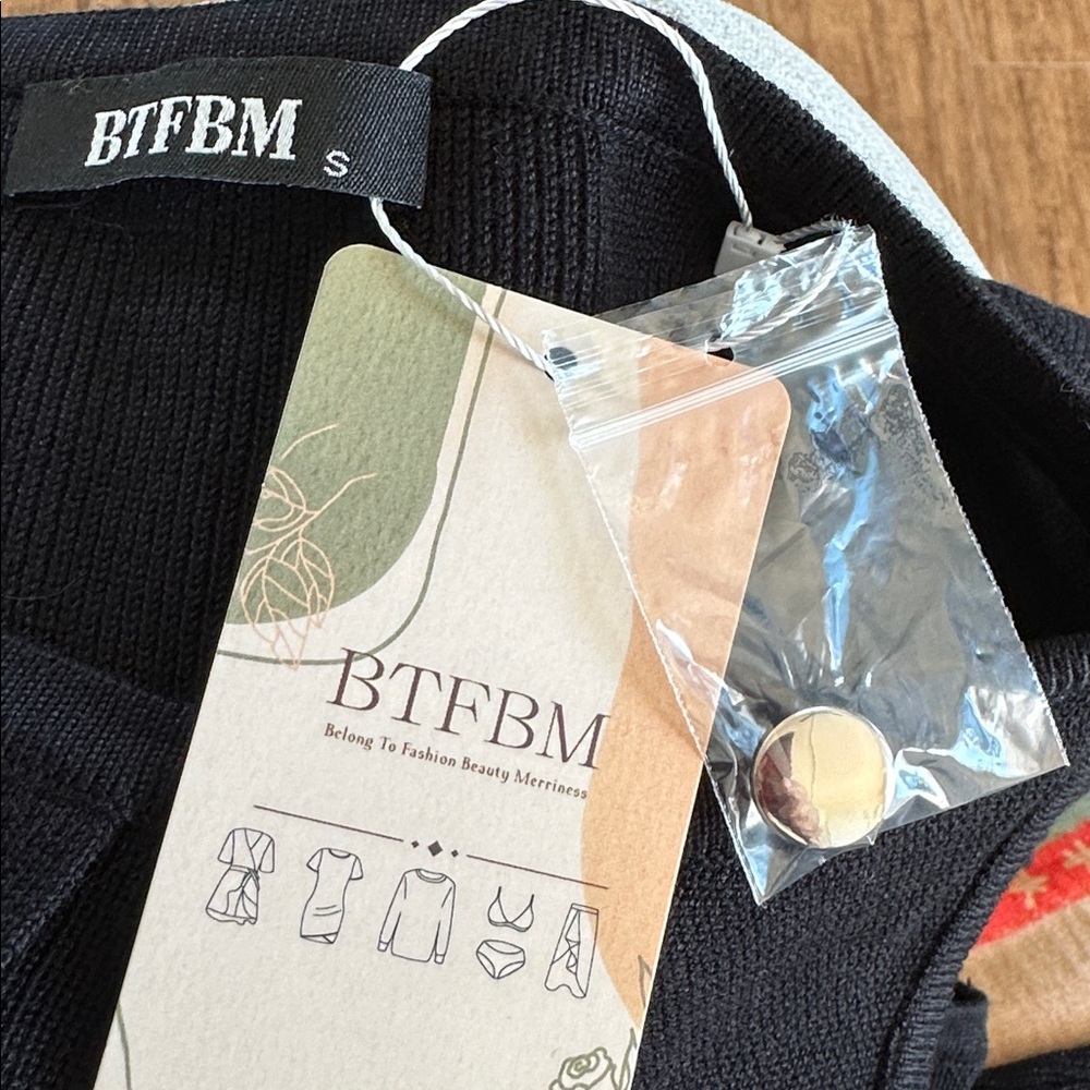BTFBM Black Sleeveless Button-Front
Dress with Silver Buttons - Picture 5 of 6